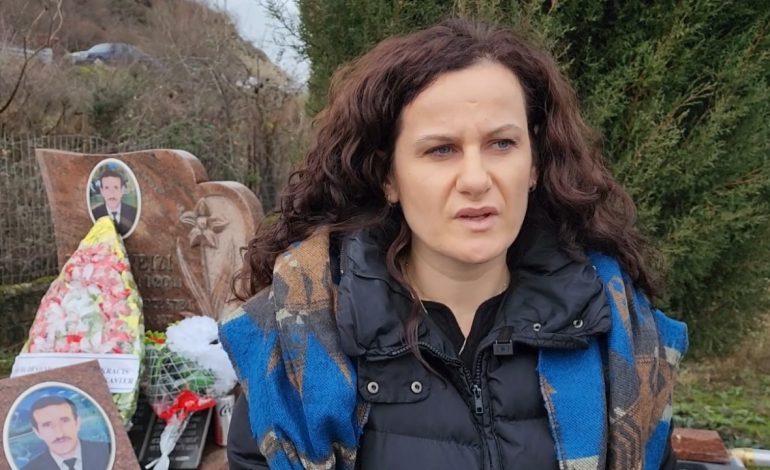 U vra në 21 janar/ Homazhe në Gjirokastër për Ziver Veizin, mbesa: Për xhaxhanë tim u dha vetëm një shpërblim qesharak