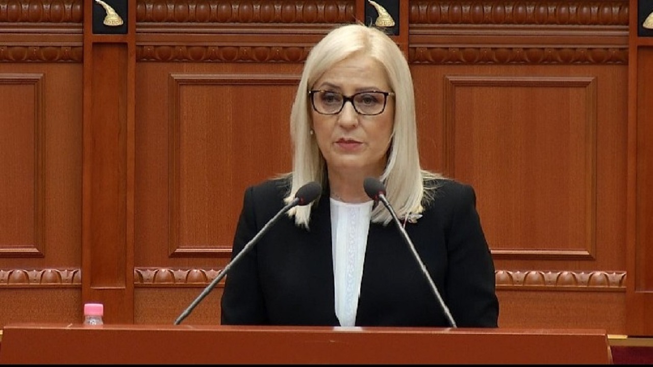 LAJM I FUNDIT! Kryetarja e Kuvendit dënon sjelljen e Bardhit dhe Nokës: Sulm i paprecendentë ndaj një zonje deputete