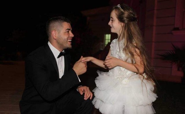 ‘Për shumë gjëra…’/ Noizy i kërkon falje ‘Nokut të vogël’, Leandrës