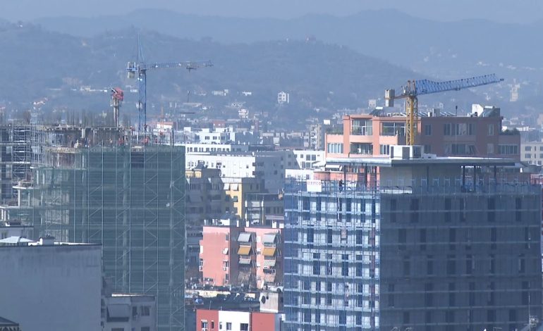 Vetëm me 223 euro metri! Shiten lirë pallatet e sekuestruara nga Ministria e Financave si ndërtime pa leje