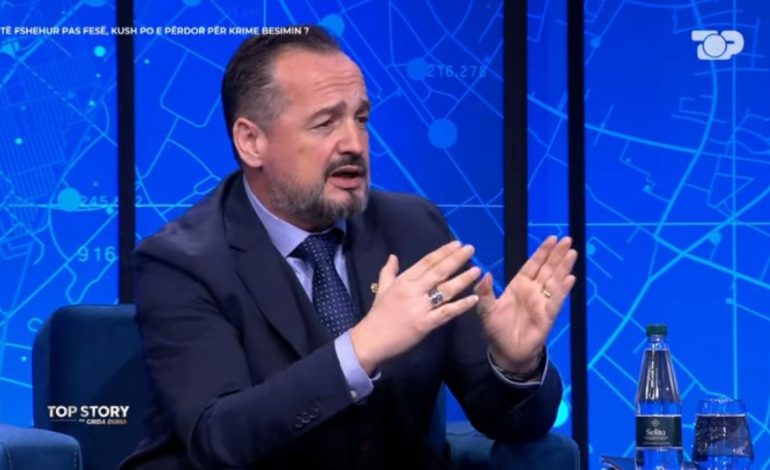 “Ai hoxhë ka bekuar një mallkim”, pastori Akil Pano: Si mund të martojë dikush një 14 vjeçare, ndërkohë që është i kurorëzuar?