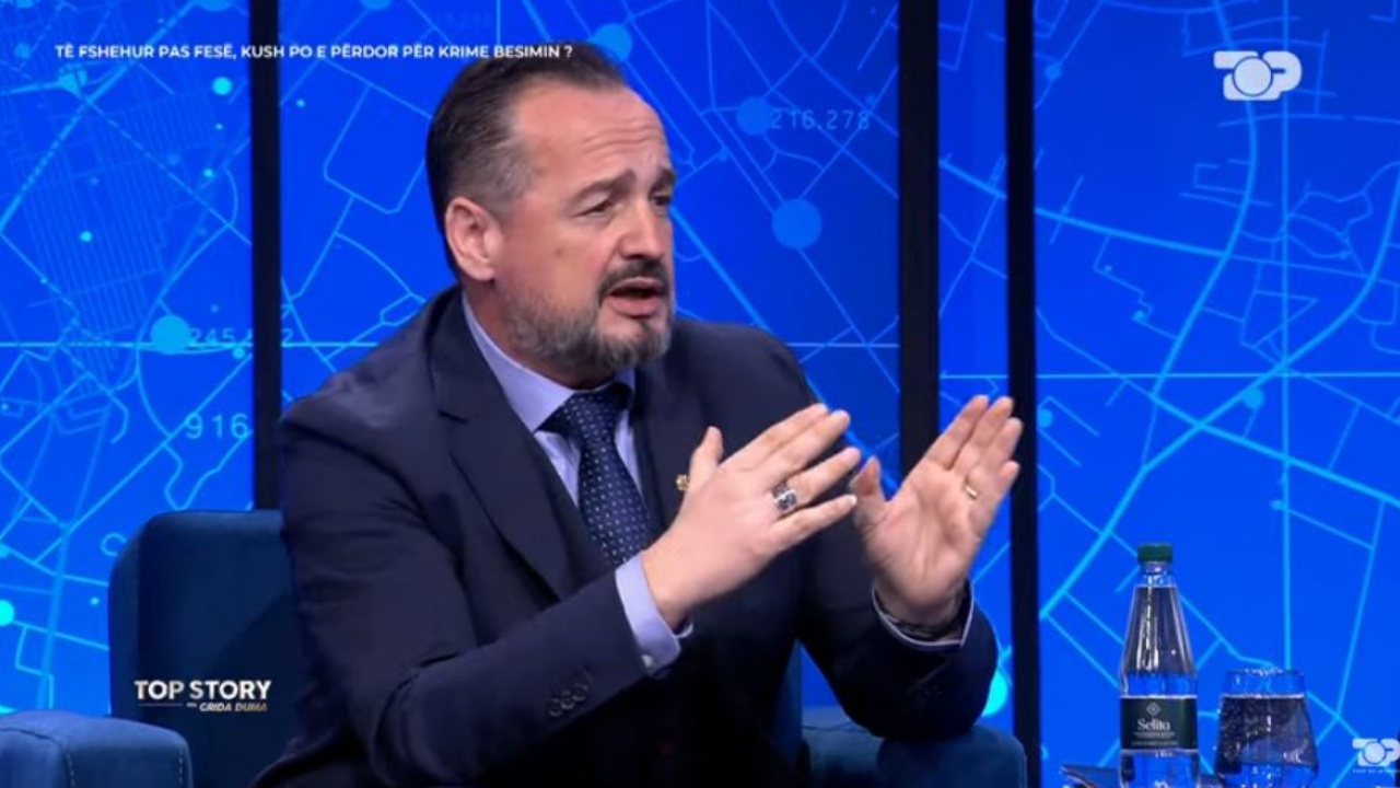 “Ai hoxhë ka bekuar një mallkim”, pastori Akil Pano: Si mund të martojë dikush një 14 vjeçare, ndërkohë që është i kurorëzuar?