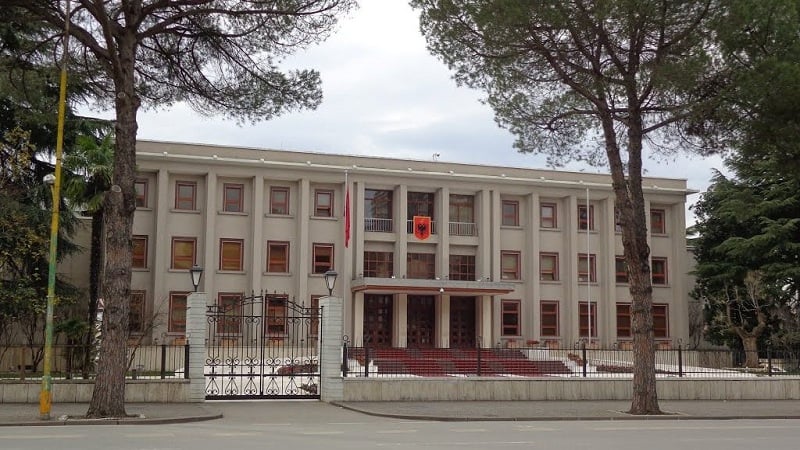 Presidenti dekreton shkarkimin e Elva Margaritit dhe emërimin e Blendi Gonxhes në Ministrinë e Ekonomisë, Kulturës e Inovacionit
