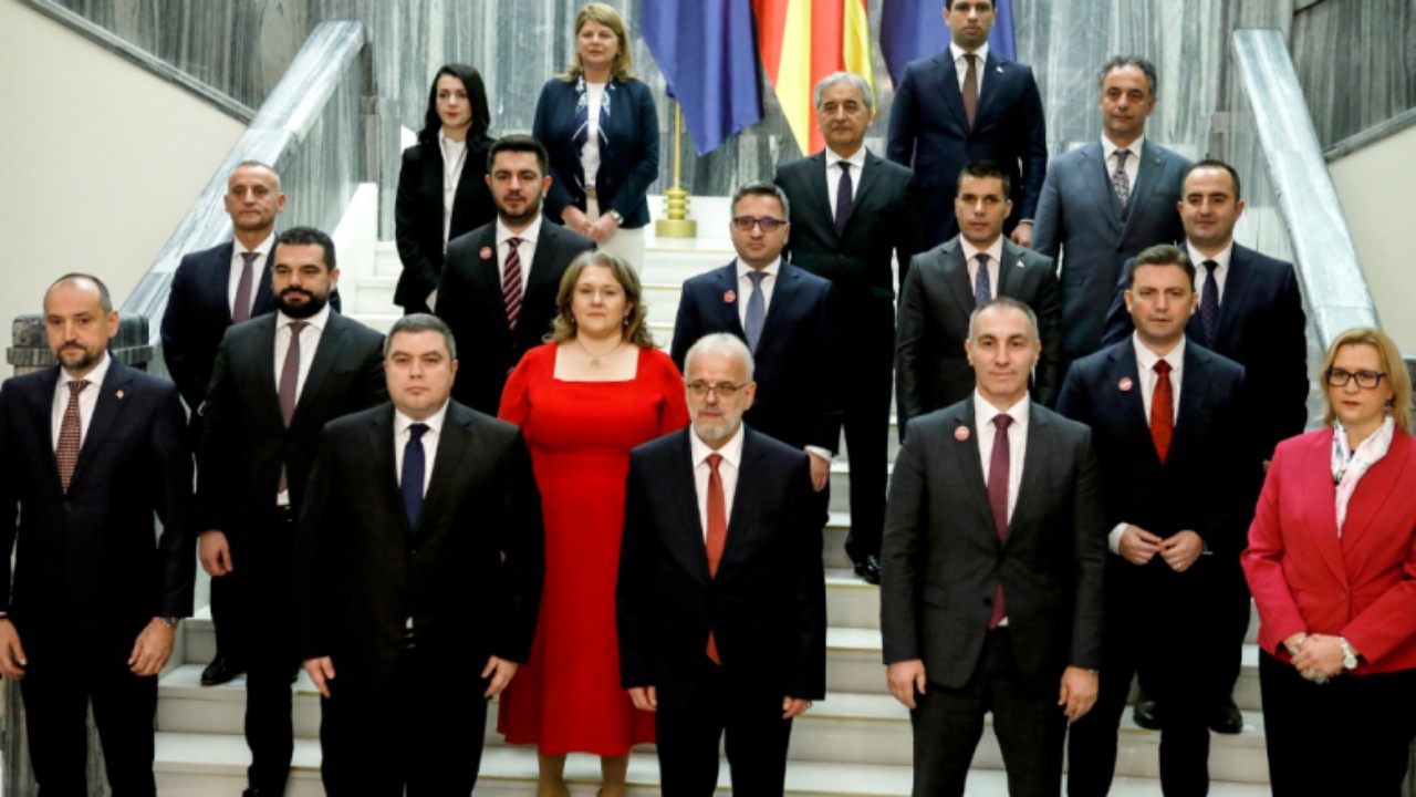 Maqedonia e Veriut me kryeministër shqiptar! Sot i dorëzohet detyra Talat Xhaferit