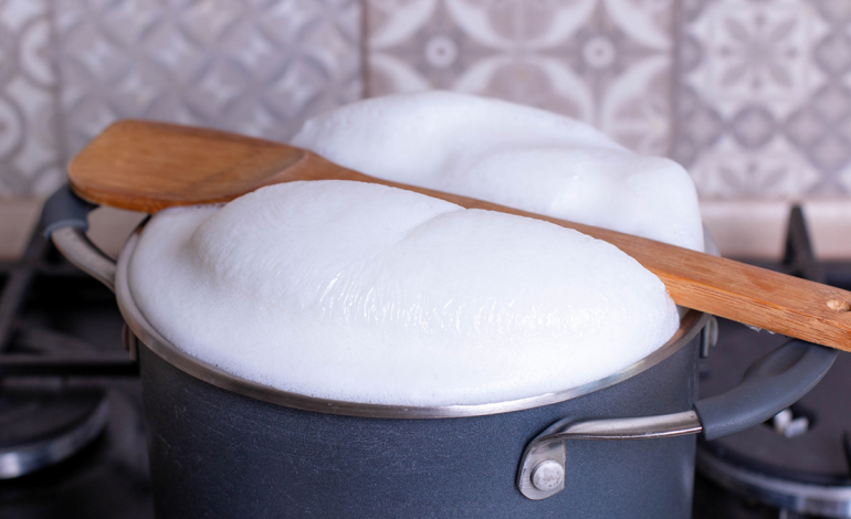 Qumështi – 5 Efektet Anësore nga Konsumi i Tepërt