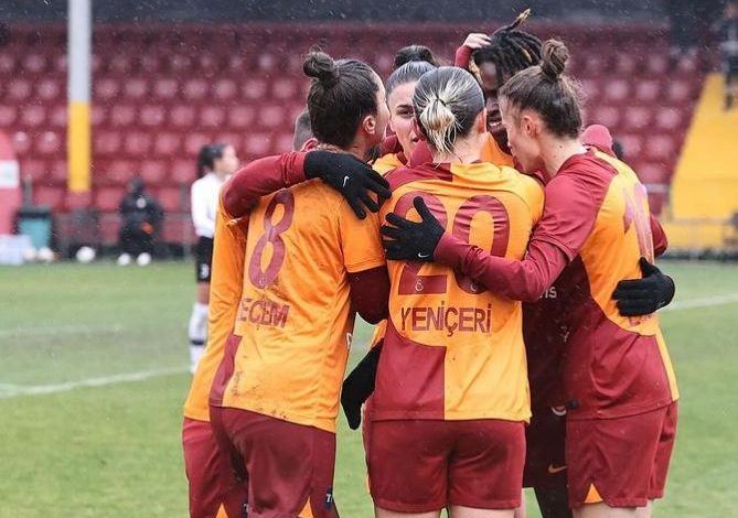 Nga minuta e parë te Gallatasaray, Megi Doçi debuton me fitore në kampionatin turk