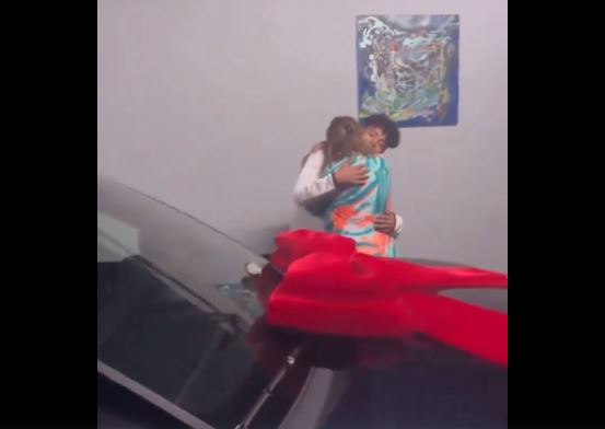 Cristiano Ronaldo surprizon nënën e tij, e befason me makinë luksoze për ditëlindje