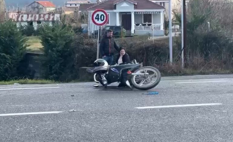 LAJM I FUNDIT/ Aksident në autostradën Lezhë-Milot, motori përplaset me një makinë