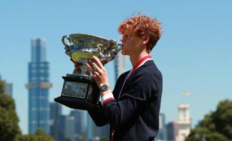 “Nuk mund ta besoj ende”, Sinner tregon emocionet e Australian Open: Nuk kam fjetur shumë…