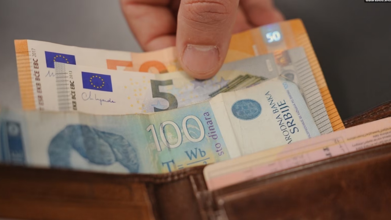 Shfuqizohet dinari serb/ Banka Qendrore e Kosovës: Pagesat do të kryhen vetëm me euro