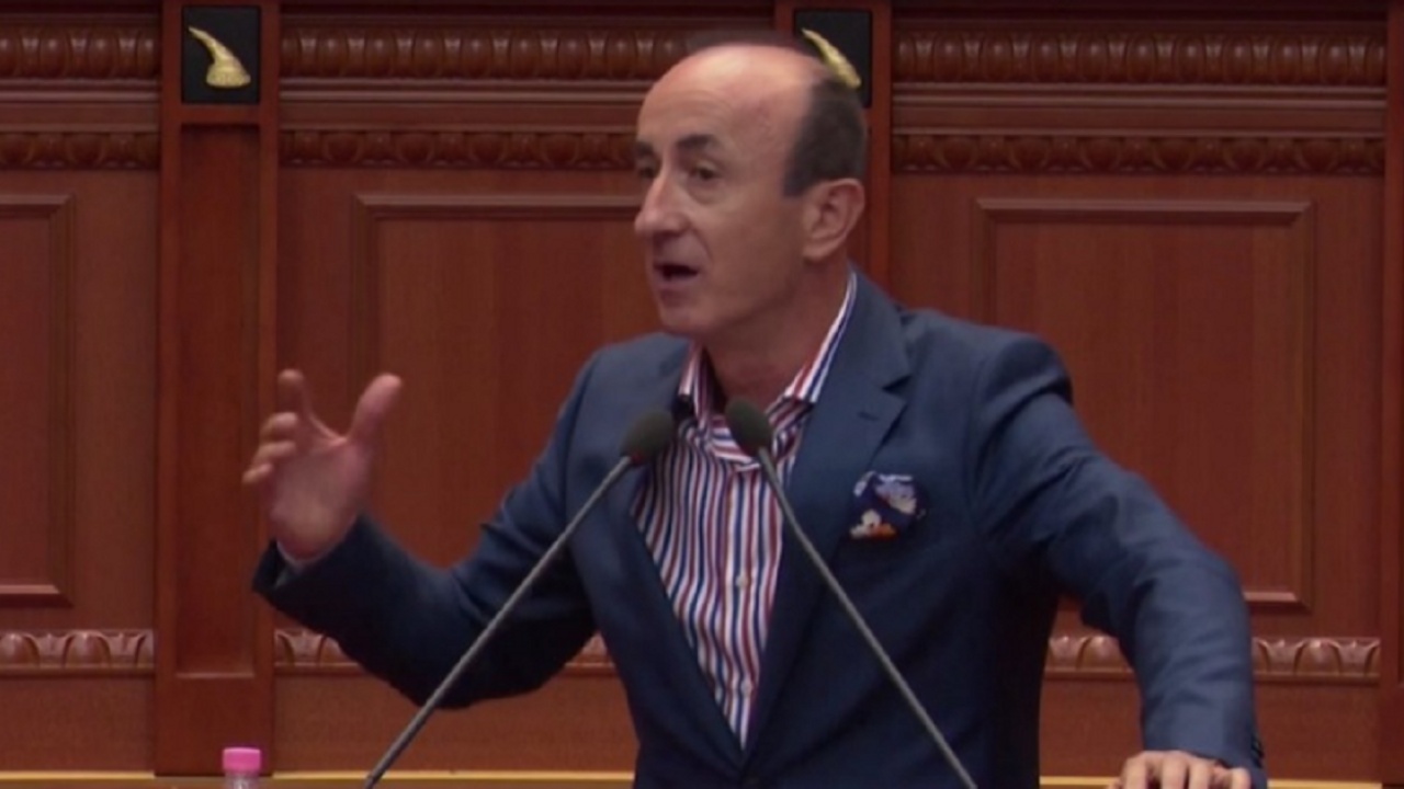 Nga kaosi në Parlament, te përplasja për Zgjedhoren dhe ‘shtrirja e dorës’ nga Majko në Bruksel! Sula: Mazhorancë arrogante, ndryshon ligjin në mënyrë të njëanshme! Presidenti i mbështet