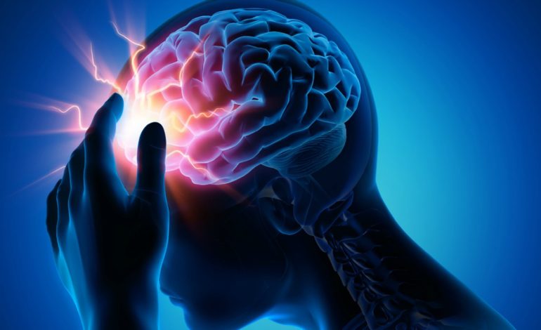 A Ndikojnë Dhimbjet e Kokës tek Përshpejtimi i Plakjes së Trurit – Kujdesi që ju Duhet