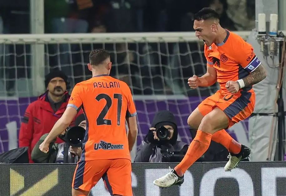 VIDEO/ Asist në “Artemio Franchi”, Asllani në rolin e kamarierit, i servir golin Lautaros