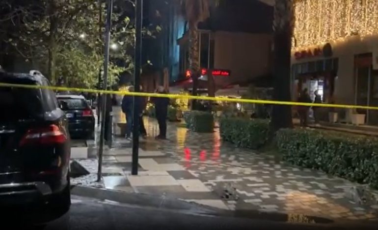 RENEA dhe FNSH rrethojnë Vlorën! Skuadra e vrasjes djeg makinën dhe zhduket