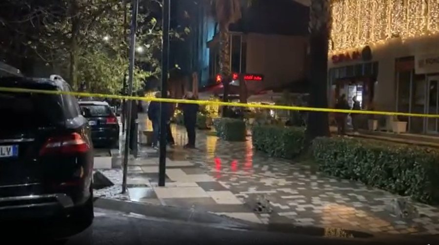 RENEA dhe FNSH rrethojnë Vlorën! Skuadra e vrasjes djeg makinën dhe zhduket