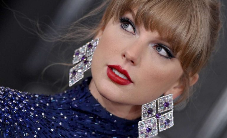 ‘Çmendet’ rrjeti! Shpërndahen foto të rreme pornografike të Taylor Swift