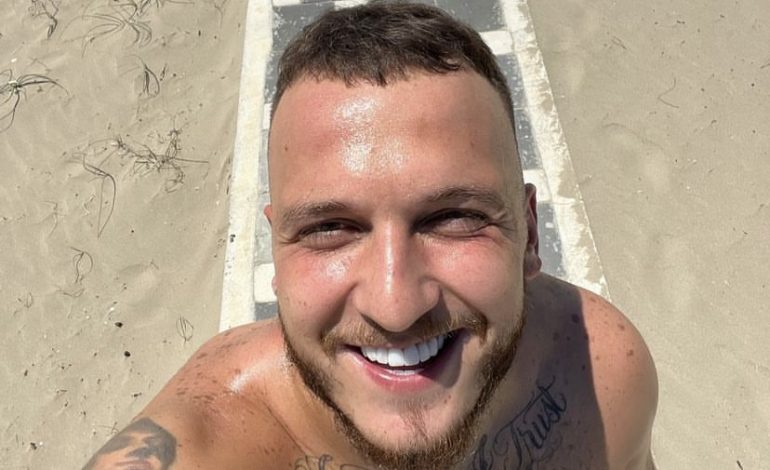 ‘Jam këtu’/ Rikthehet Mozzik