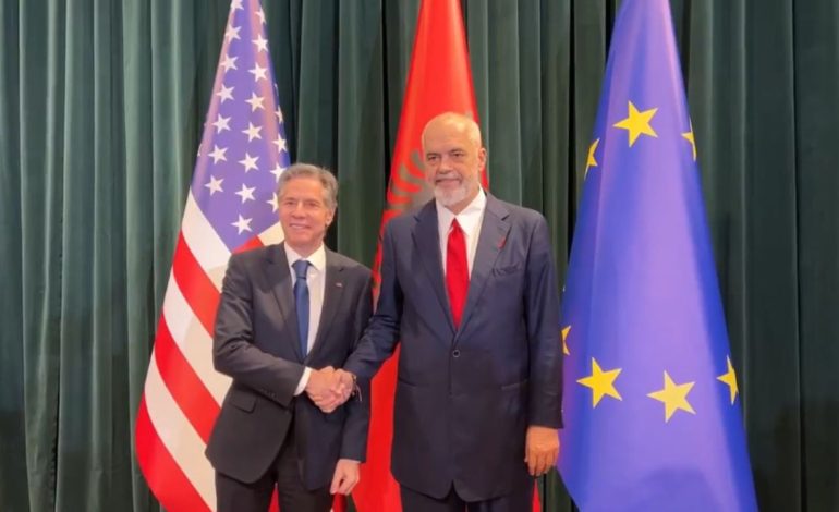 Video/ Blinken në Kryeministri, pamje nga takimi kokë më kokë me Ramën 
 15/02/2024 16:18