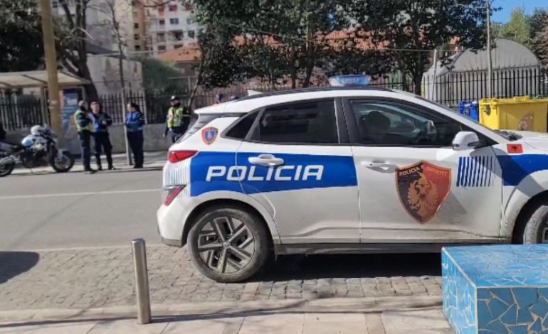 Vrasje në mes të ditës në Durrës/ Identifikohet autori, qëlloi për vdekje me thikë 47-vjeçarin (Emrat)