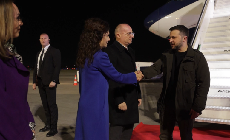 Samiti në Tiranë për Ukrainën, mbërrin presidenti Zelensky