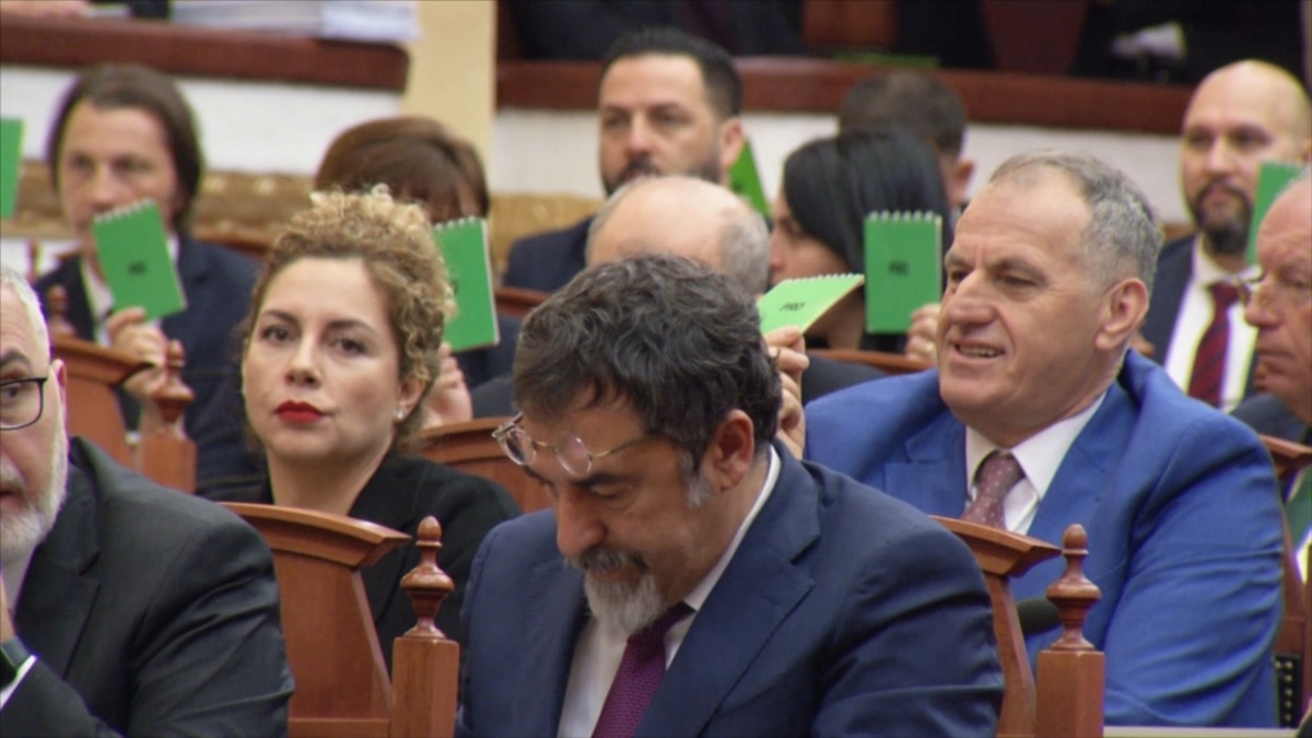 Migrantët, parlamenti shqiptar miraton marrëveshjen Rama-Meloni