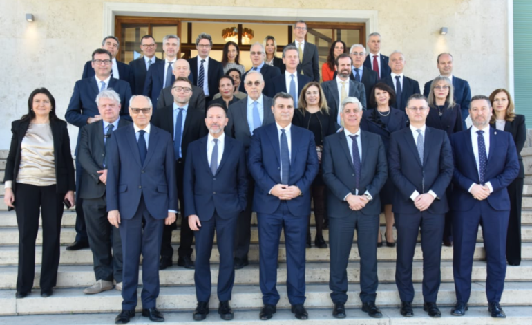 Shqipëri, ulet borxhi publik nën 60 për qind në një ekonomi me rritje dhe qëndrueshmëri