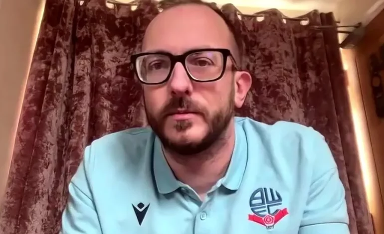 Udhëtoi rreth 12 mijë kilometra për të parë skuadrën e preferuar, ndeshja zgjat vetëm 9 minuta