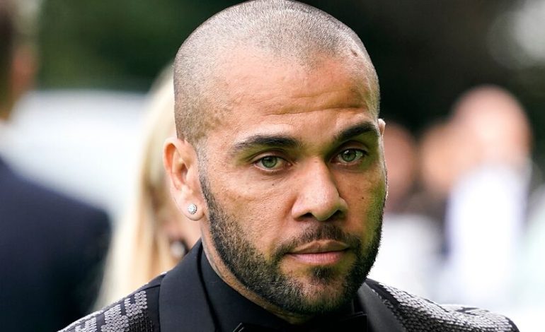 I padëshiruari Dani Alves, Barcelona e heq nga lista e legjendave