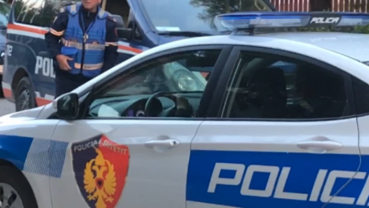 Skenar filmi në Durrës/ Dërgoi makinën në servis për ta lyer, 46-vjeçari kap ‘mat’ dy pronarët duke bërë xhiro! Vëllezërit tentojnë ta shtypin dhe i përplasin automjetin
