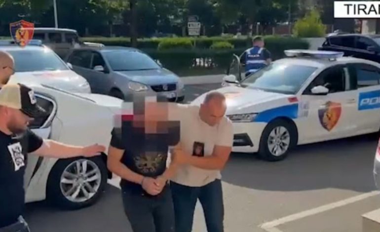“Thuaji JO drogës”/ Rrëfimi ekskluziv i Klajdit, përdoruesi i heroinës për 20 vite që u kthye në bashkëpunëtor të policisë: O do pastrohet vendi, o s’ka!