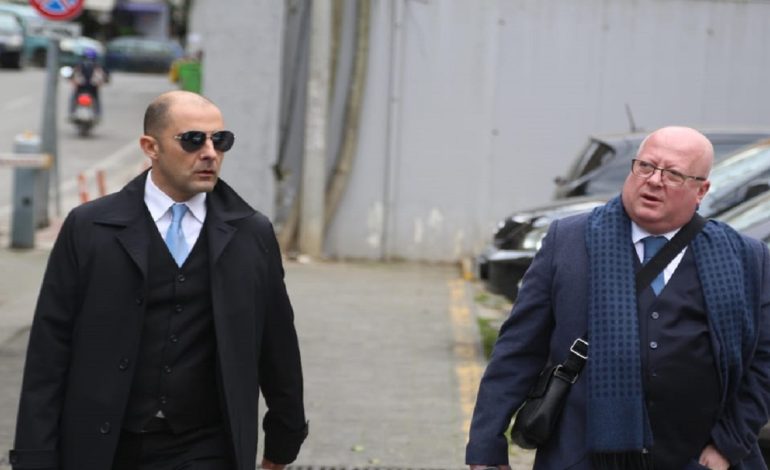 Seancë tjetër për Berishën, avokatët e ish-kryeministrit mbërrijnë në GJKKO