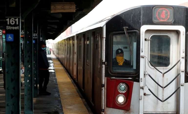 Një person vritet, pesë plagosen me armë zjarri në metronë e Nju Jorkut