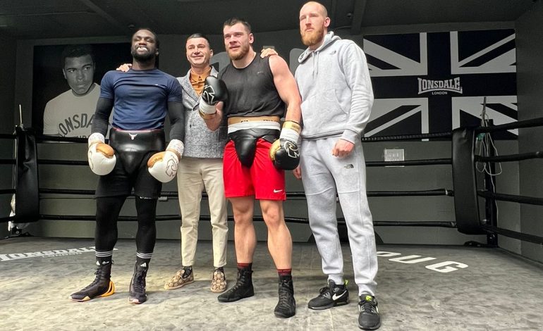 “Synohet titulli Botëror”, Jurgen Uldedaj “ndez” Anglinë, më 10 shkurt zbret në ring