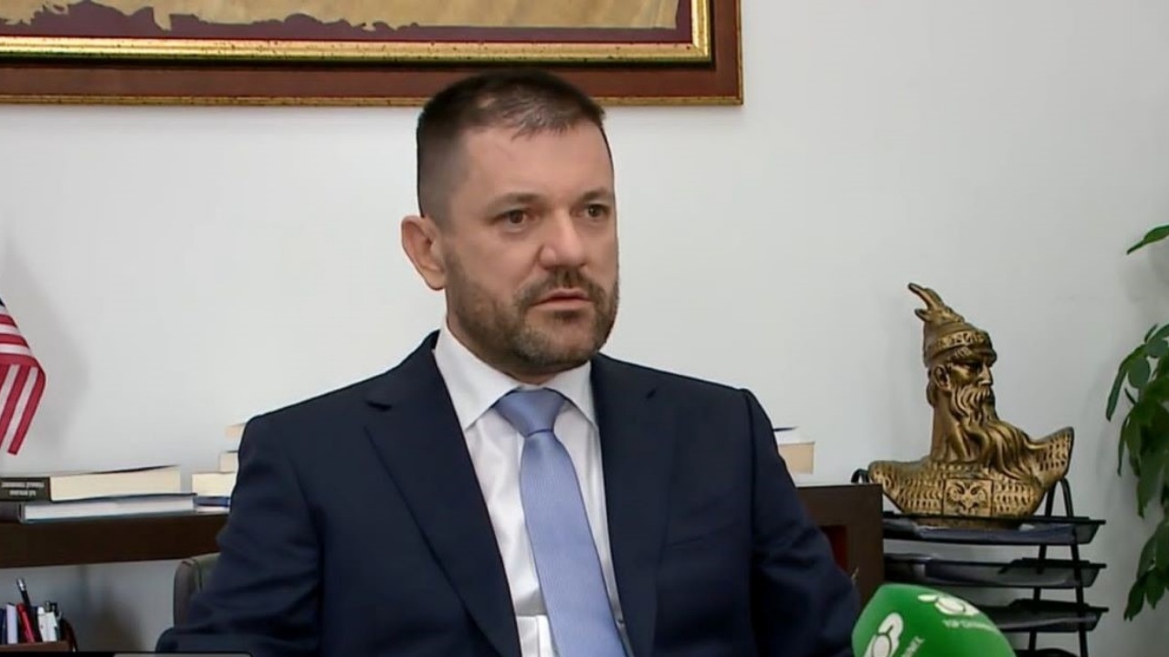 Dorëhiqet nga detyra Drejtori i Përgjithshëm i Burgjeve, Admir Abria