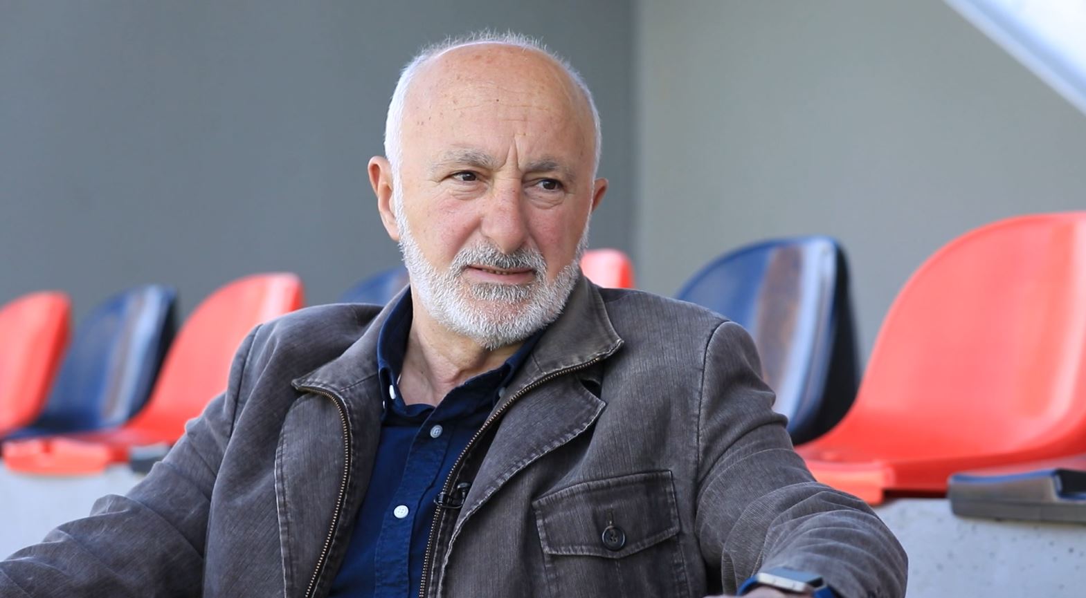 “Osmani nuk bën qoka, por..”, Mema “ngrin” Vllazninë, ka një këshillë për Tiranën. Nga Manaj te Muçi e Broja, ikona bardheblu analizon edhe legjionarët (VIDEO)