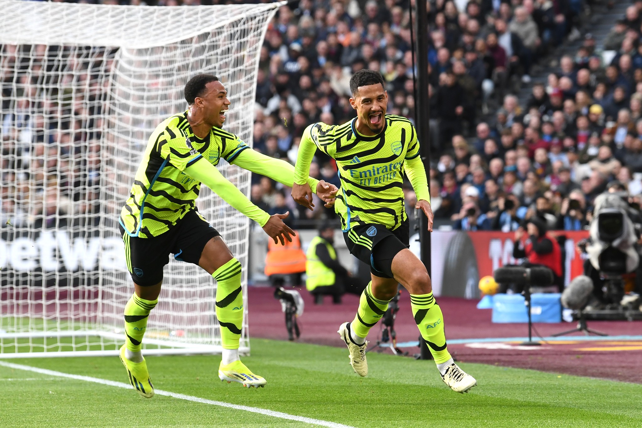 VIDEO/ Arsenali të fut frikën, goleadë në kampionat, West Ham pëson 6 gola
