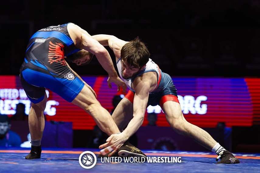 Nënkampion Europe, Zelimkhan Abakarov i dhuron Shqipërisë medalje të argjendtë