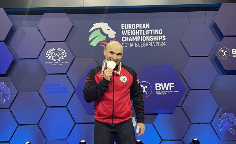 “Ka fshehur raste me doping”, Erkand Qerimaj shpërthen kundër Elez Gjozës: Të japë dorëheqjen, bën turizëm me lekët e taksapaguesve