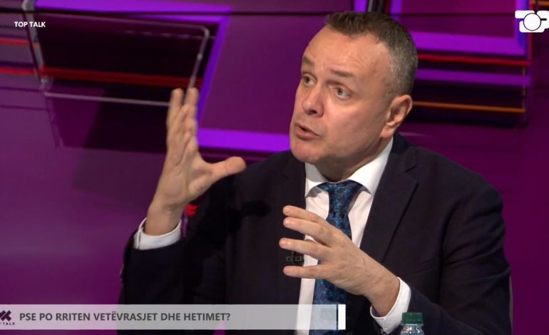 Ka vr*sje të inskenuara si vet*vrasje? Eksperti tregon rastin: Fëmija thoshte që mamin e shtyu babai