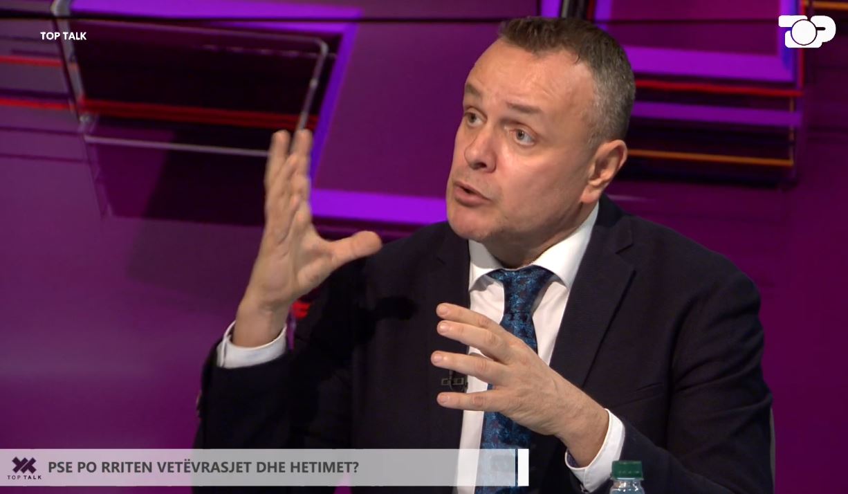 Ka vr*sje të inskenuara si vet*vrasje? Eksperti tregon rastin: Fëmija thoshte që mamin e shtyu babai