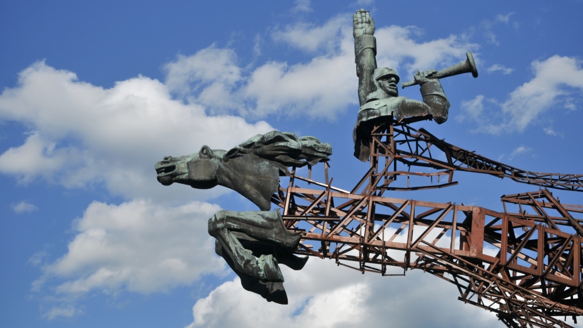 Monumentet sovjetike ishin mjete për pushtim