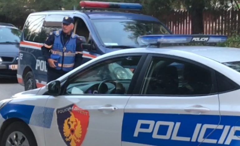 Ish-polici i burgjeve u ekzekutua në oborrin e banesës, autorët përdorën dy kallashnikovë 
 15/03/2024 17:36