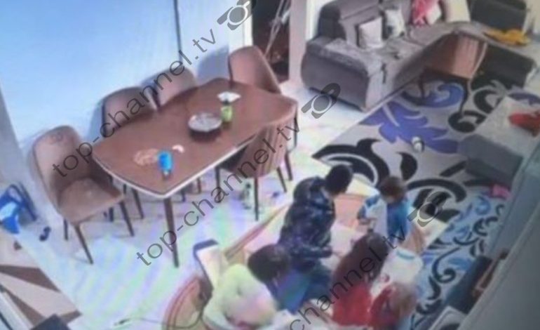 Pamje nga kamerat e sigurisë, Asqeri Mandri lë në mes lojën me vajzat e mitura dhe dhunon gruan