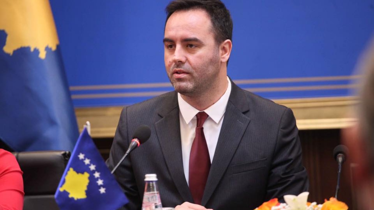 Konjufca jep alarmin: Serbia, gati të avancojë planet e Putinit për destabilizim!