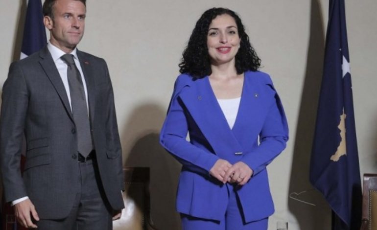 Macron letër Osmanit, uron Pavarësinë: Vendi i Kosovës është në BE, normalizimi i marrëdhënieve me Serbinë përbën sfidë parësore