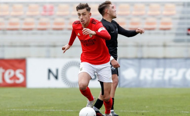 Vjen zyrtarizimi, mbrojtësi i Shqipërisë rinovon me Benficën