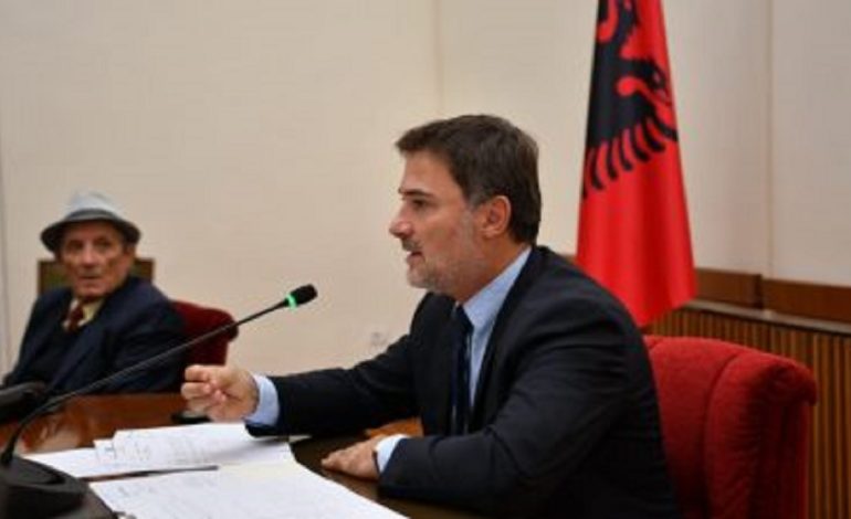 Alibeaj i prerë në Komisionin e Reformës Zgjedhore: Nuk ka asnjë shans që PD të pranojë “primin”