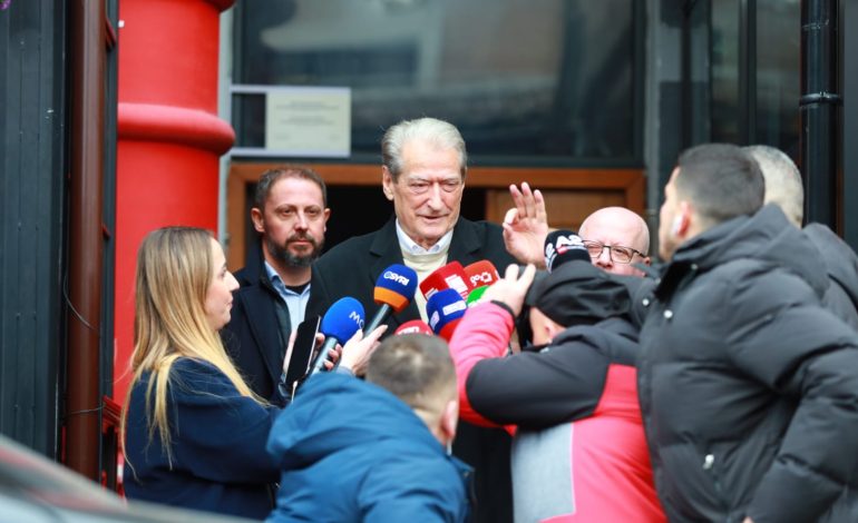 Gjykata e Posaçme rrëzon kërkesën e Berishës për të marrë pjesë në seancat plenare