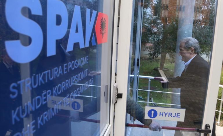 LAJM I FUNDIT! Iu rrëzua kërkesa për heqjen e masës “arrest në shtëpi”, Berisha rekurs në Gjykatën e Lartë