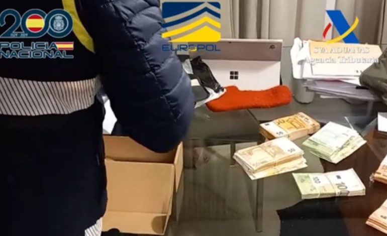 VIDEO/ Europol godet rrjetin e trafikut të kokainës që furnizonte BE-në! 31 të arrestuar në Spanjë dhe Ekuador, droga merrej te shqiptarët